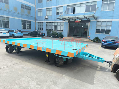 18噸重型平板拖車 四個(gè)轉(zhuǎn)盤工具拖車I.jpg